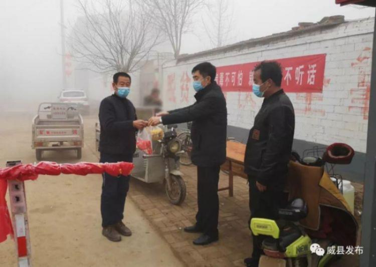 感动疫情英雄人物事件视频,疫情期间十个感动人物事迹