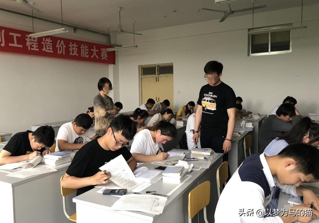 大专十大专业就业前景好,大专生专业好不好就业