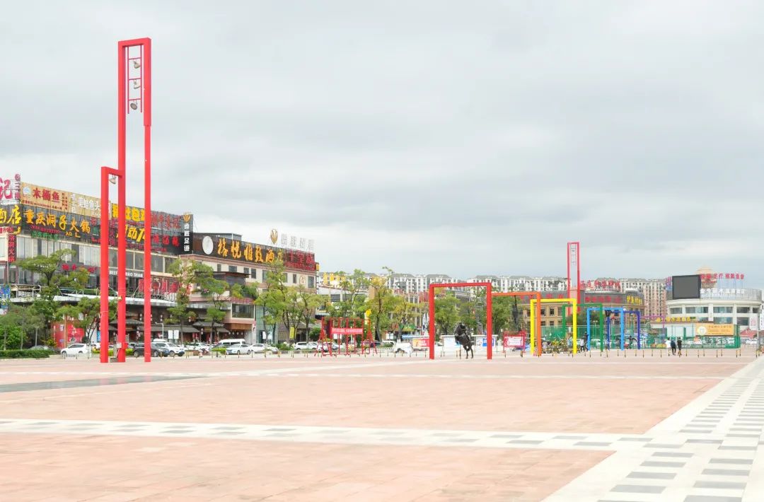 生命运动的颂歌──新亚洲体育城体育艺术广场系列雕像欣赏