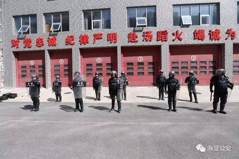 特警训练遭群众围观,特警魔鬼式训练