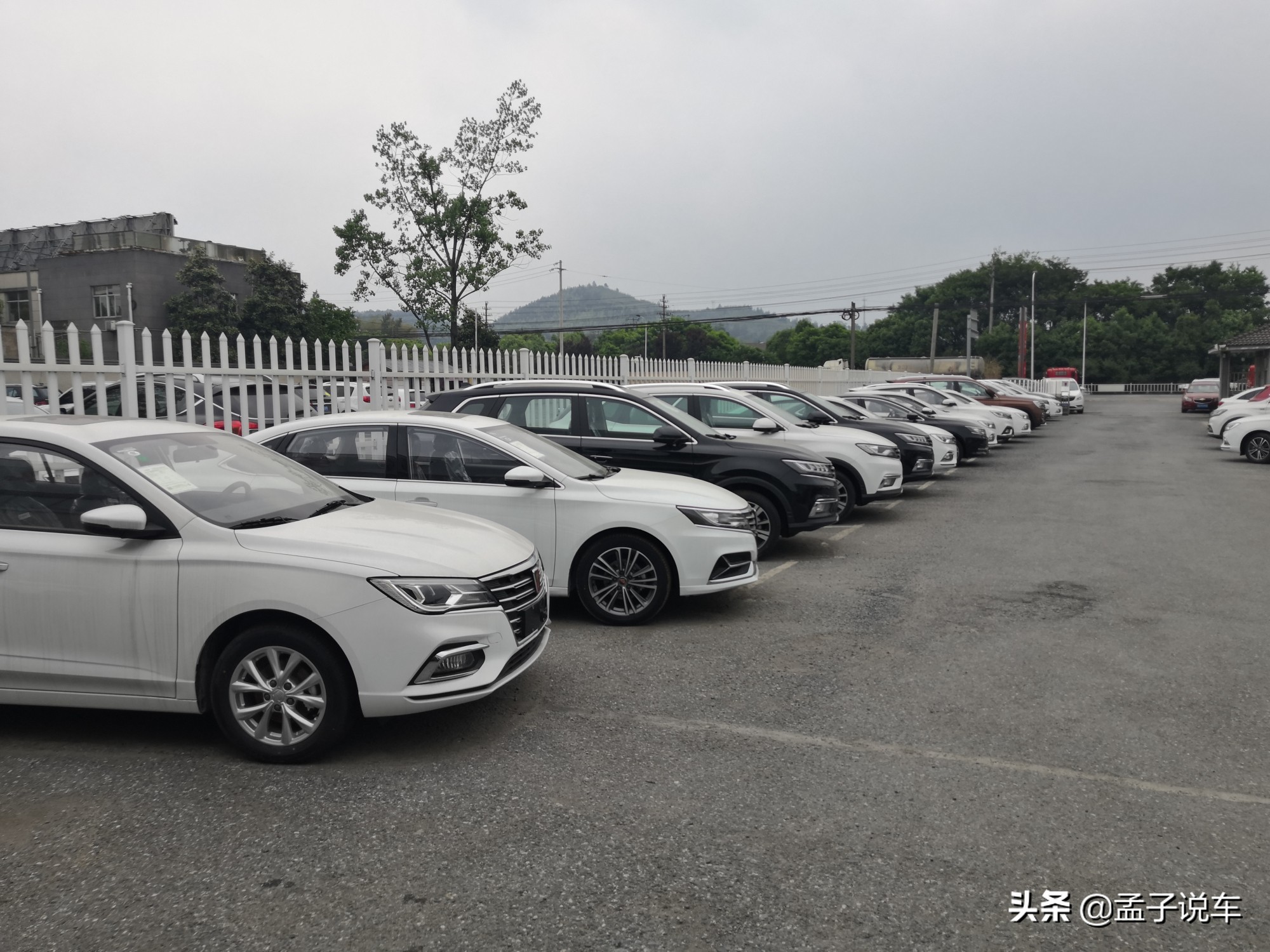 买车应该去汽贸店还是4s店 (买车是在4s店还是汽贸店买比较好)