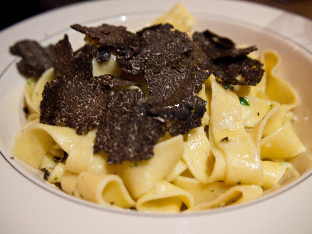 去法国旅游吃什么甜品,法国旅游带点什么东西好