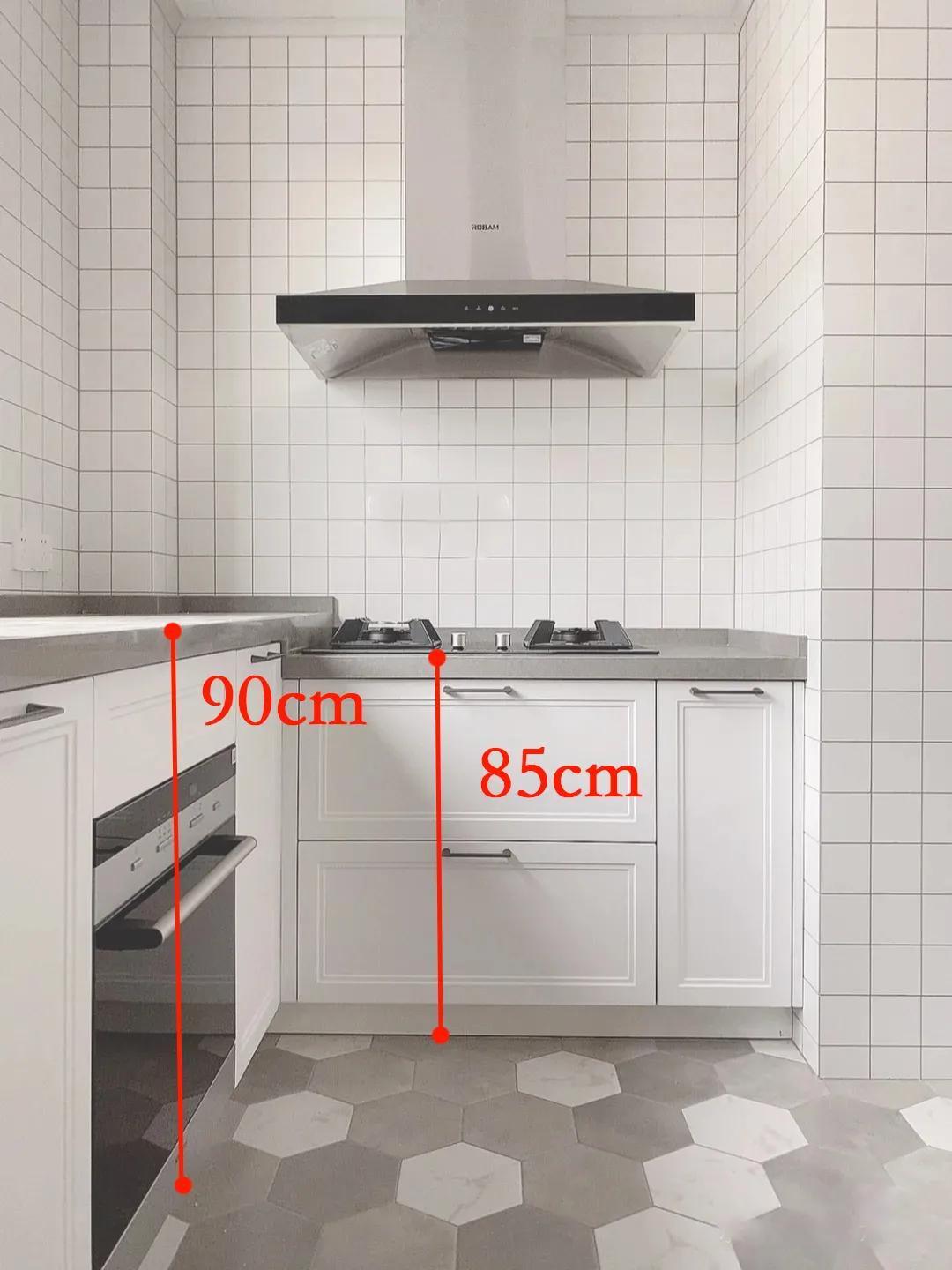 吊柜磕头，台面过高？厨房照此装50年不用换，第二种方案更重要