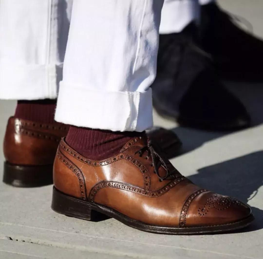 为什么有男性喜欢穿袜子的女生,为什么女生都喜欢男生穿袜子