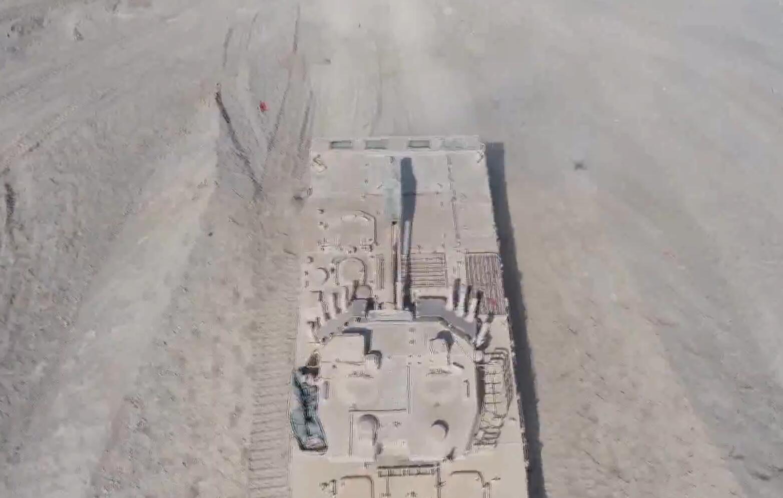 04a步兵战车和99a式步兵战车,99a主战坦克加04a步兵战车