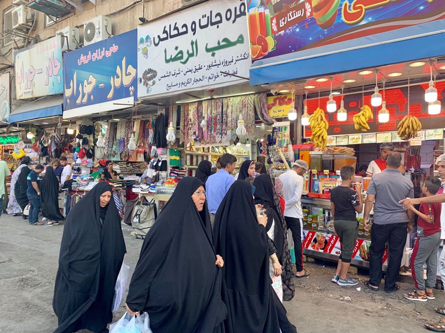 伊朗：黑纱下骚动的嬉皮青年