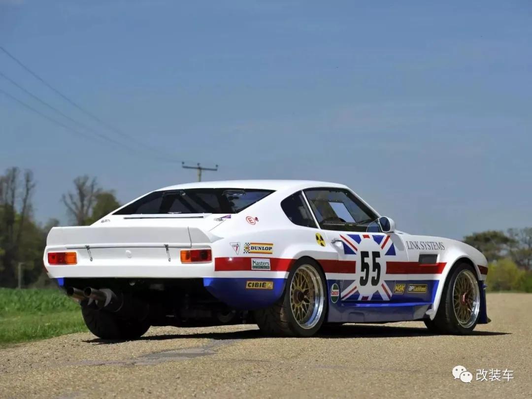 阿斯顿马丁v12超跑,阿斯顿马丁victor售价