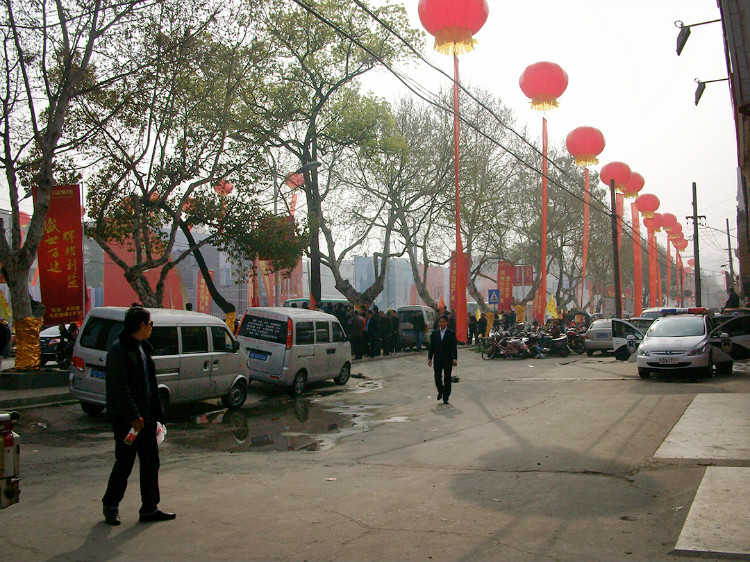 荆州建设,万达广场纪实及万达商业帝国的起起落落