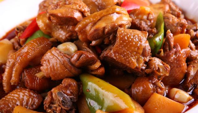 土鸡怎么吃下饭有营养,土鸡肉怎么炒好吃又下饭