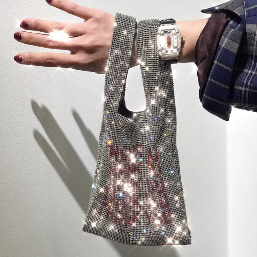 女孩子需不需要一个贵的包,女人一般买什么价位的包