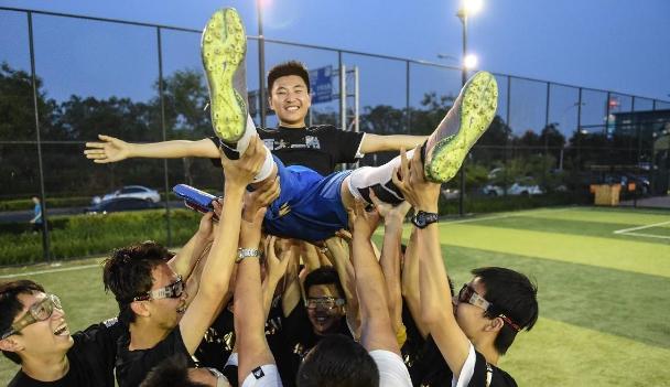 白岩松谈孩子断绝关系,白岩松高考考了几次