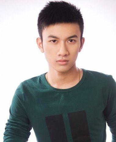 干净帅气阳光大男孩发型,阳光男孩帅气发型