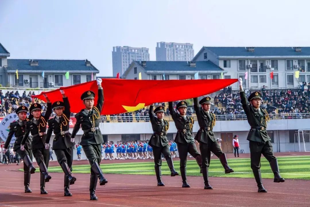 江南大学运动会开幕式走秀,江南大学22届运动会开幕式