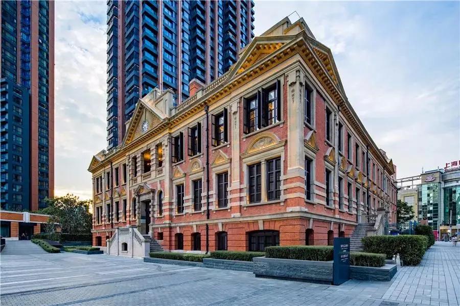 大牌为何喜欢抄小众品牌,大牌为什么喜欢黑白