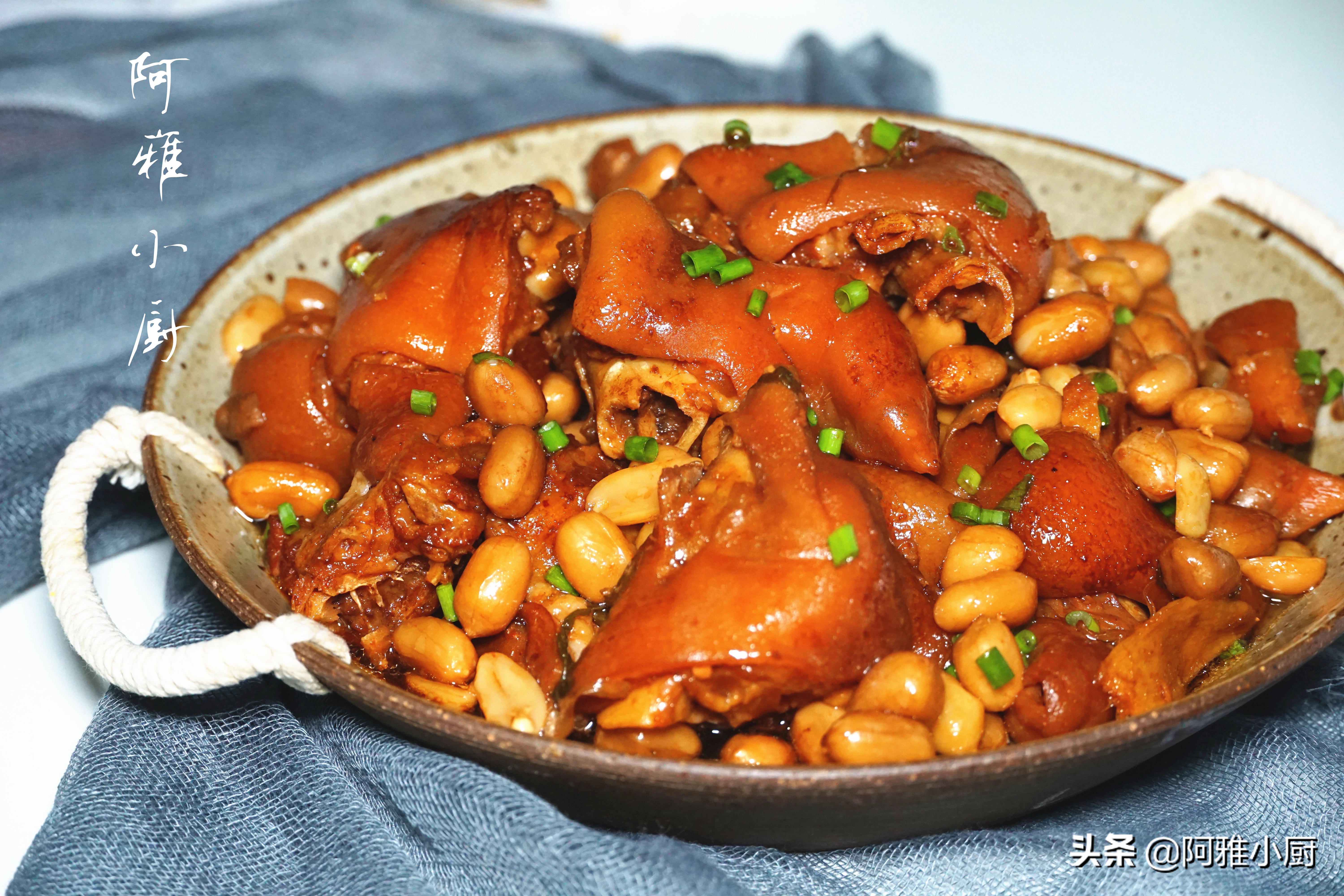 猪蹄不放油怎么做好吃又软烂,猪蹄新做法酥香软烂外焦里嫩