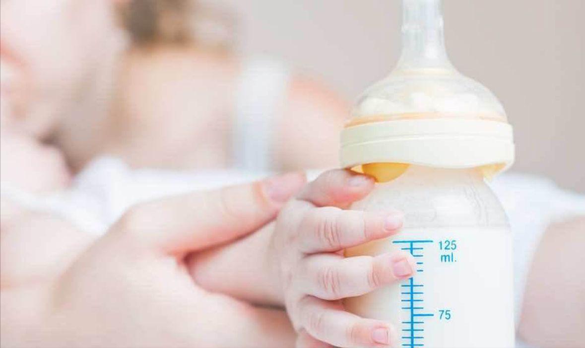 为什么孩子只吃一边奶,为什么孩子只喝妈妈的奶