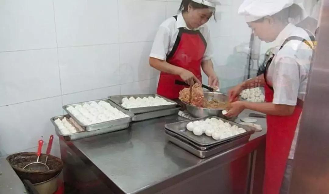 从街边店逆袭到700家连锁店,夫妻店成功逆袭互联网大鳄