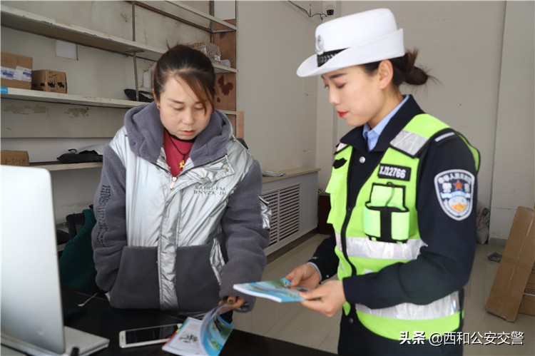【集中宣传日】西和县公安局交警大队“多点开花”，稳步推进交通安全宣传工作