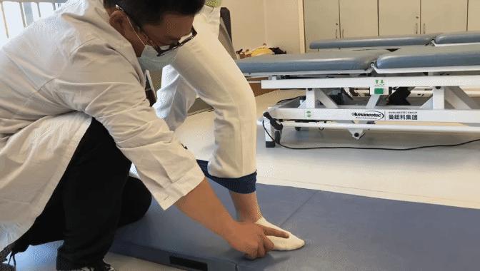 中老年人脚底痛是什么原因,老人脚底板好疼是什么原因