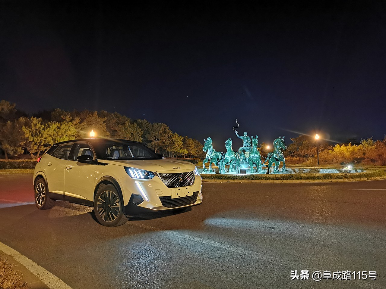 奶帅的面孔，裸眼3D的内容，一身名牌的e2008缺点究竟在哪