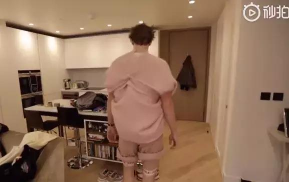 我们花了400块，把土鳖小伙子送上了伦敦时装周？？？