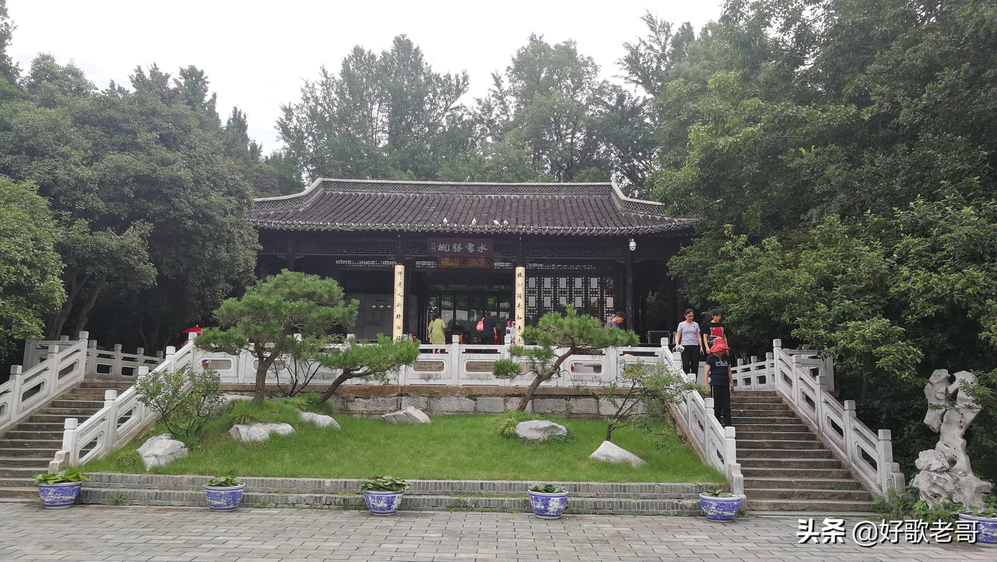 十里湖光,清澄缥碧,花木扶疏,连绵滴翠…瘦西湖游记