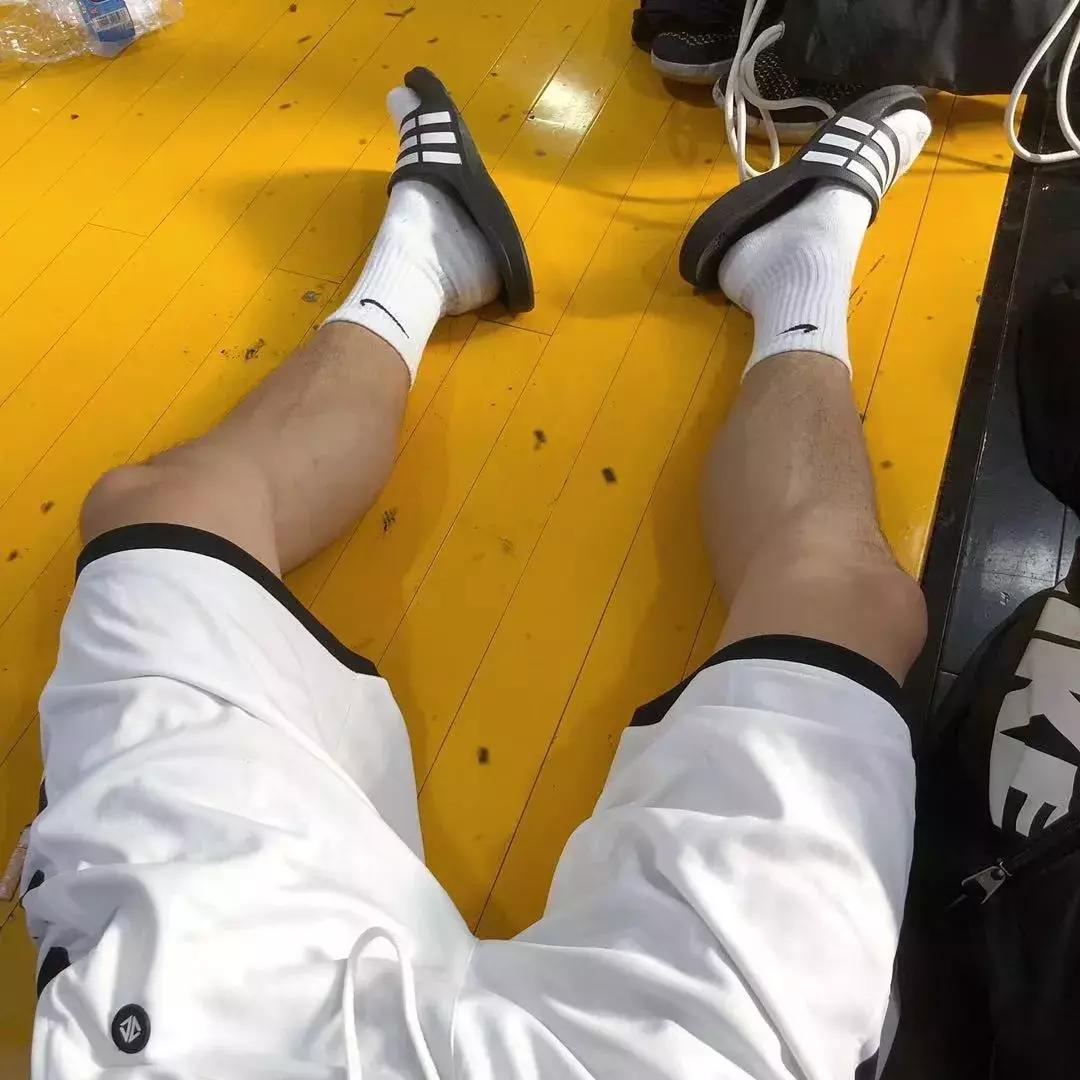 阿迪和耐克有人买吗,阿迪和burton