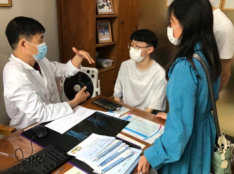 14岁女生长高是喝牛奶还是酸奶,13岁女童吃什么能加速长高