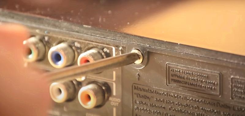 dvd机不出碟故障维修小技巧,dvd光盘放进去不转怎么解决