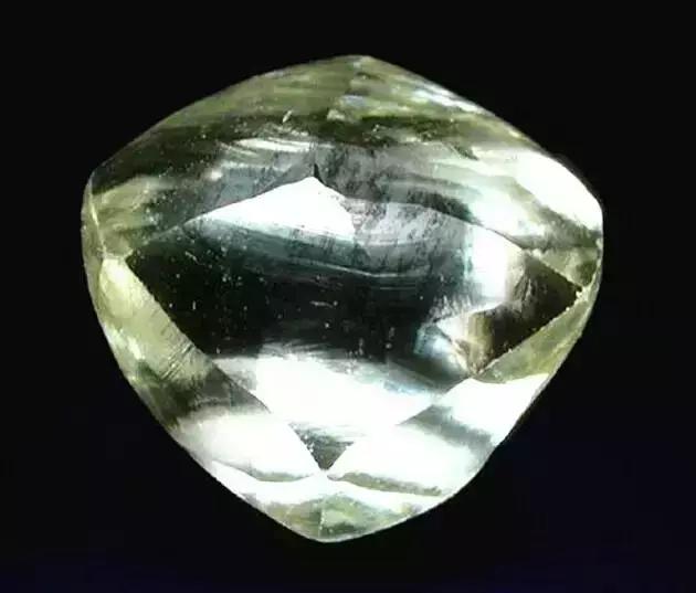 捡到这些石头不要扔真的很值钱,哪些石头价值连城千万别扔