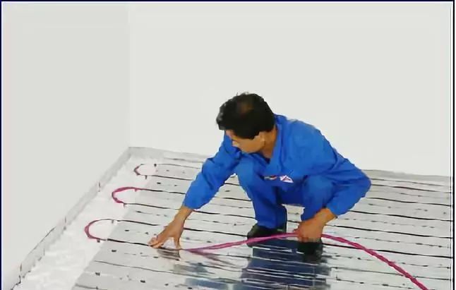 地暖安装怎么找装修师傅,地暖安装地板视频