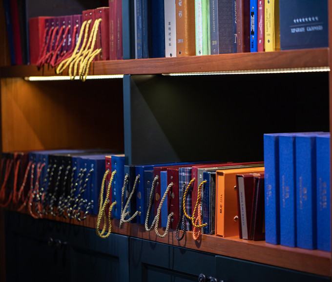 西服外套面料怎么选,西服套装定制什么面料最舒服