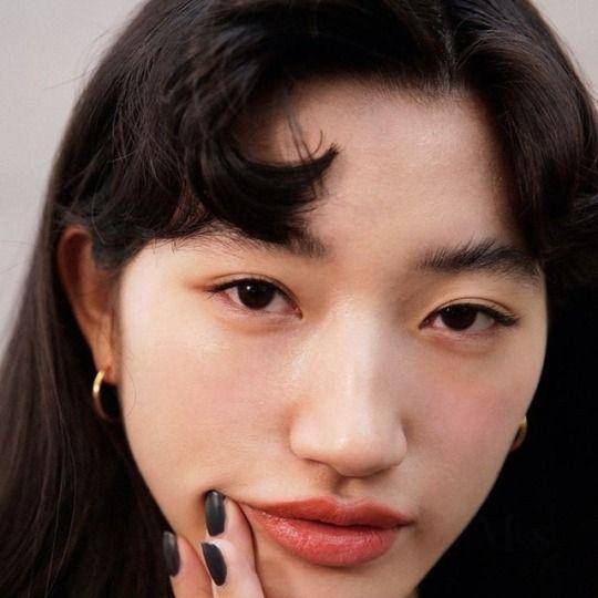 嘴唇水嘟嘟的太可爱了，但你的怎么还那么干瘪