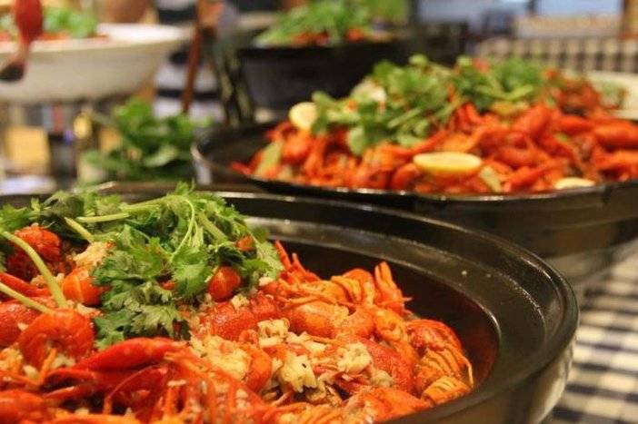 巢湖深业温泉假日度假酒店几星,巢湖汤池温泉吃住一条龙哪家好