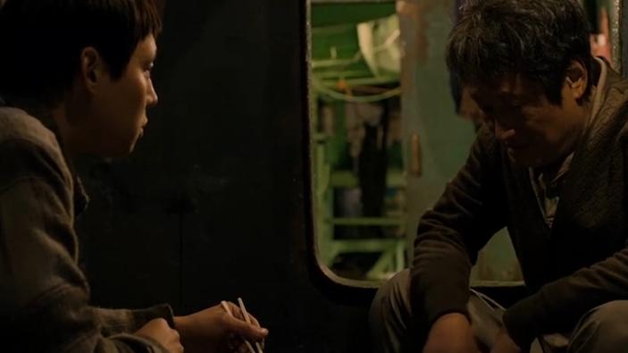 2010年,33人出海钓鱿,却只回来11人,他们经历了什么?