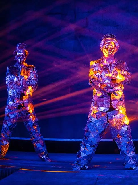 常州峰上大宅装饰工程有限公司,济南峰上大宅装饰装修公司怎么样