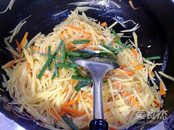 炒土豆丝注意点,炒土豆丝时哪种做法不粘锅