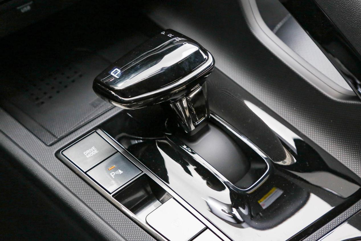 七代伊兰特百公里0-100实测,第七代伊兰特次顶配1.5l落地