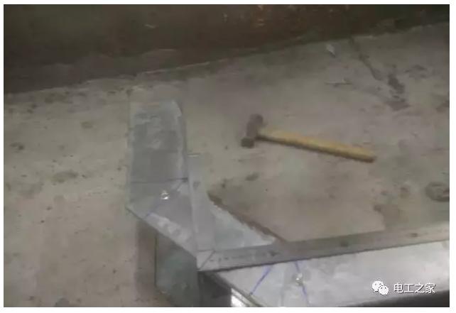 100x50桥架90度弯头制作,桥架z字弯头制作方法