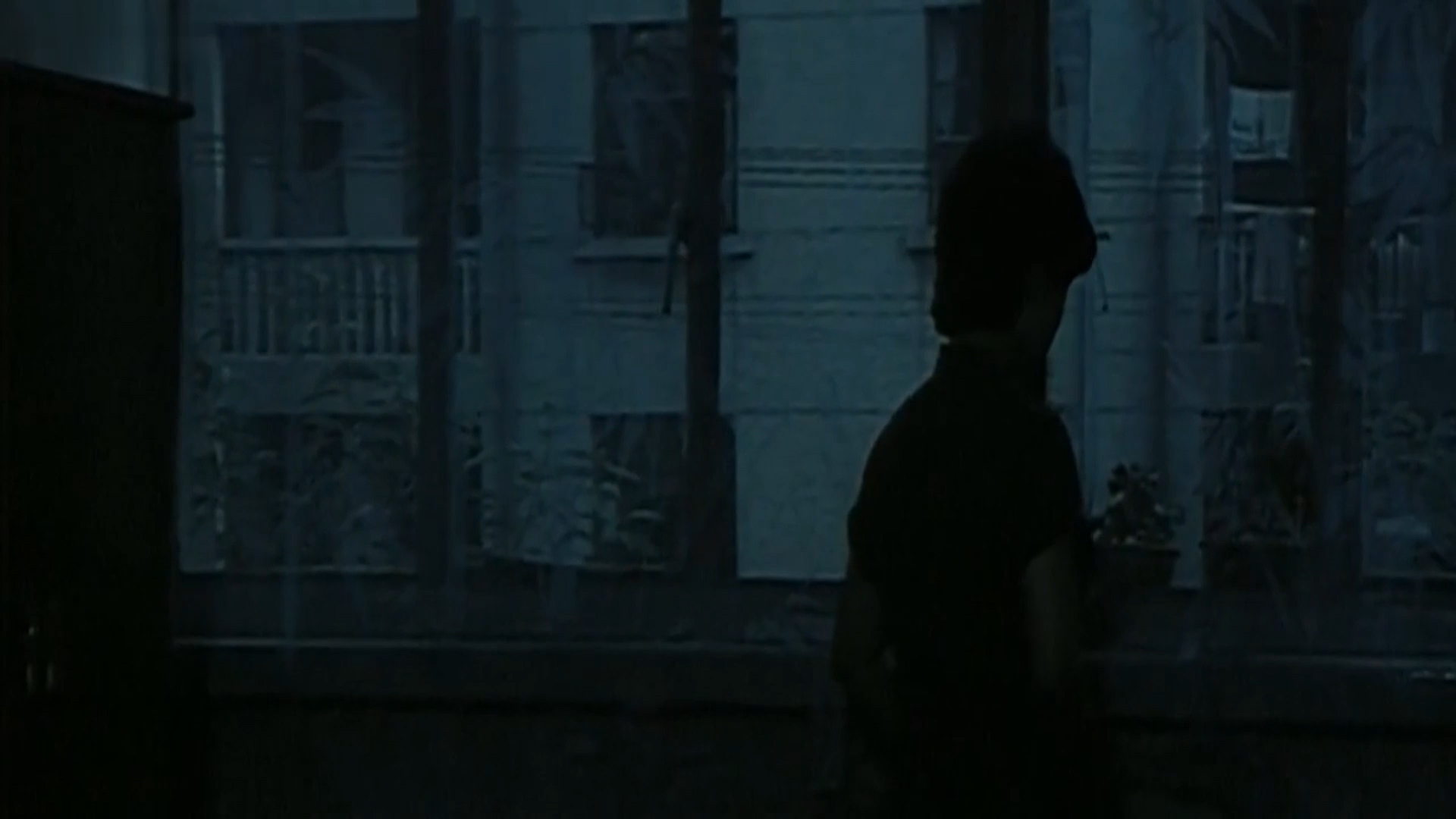 后方撤退前方战士牺牲,前方将士浴血奋战后方拆台