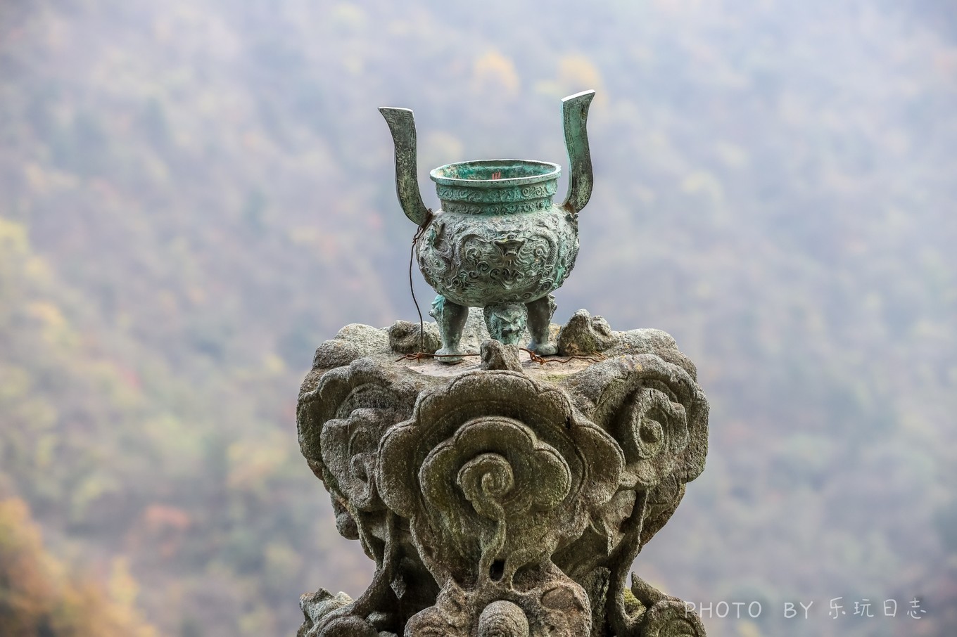 中国的世界文化遗产武当山金顶,悬崖绝壁山水画