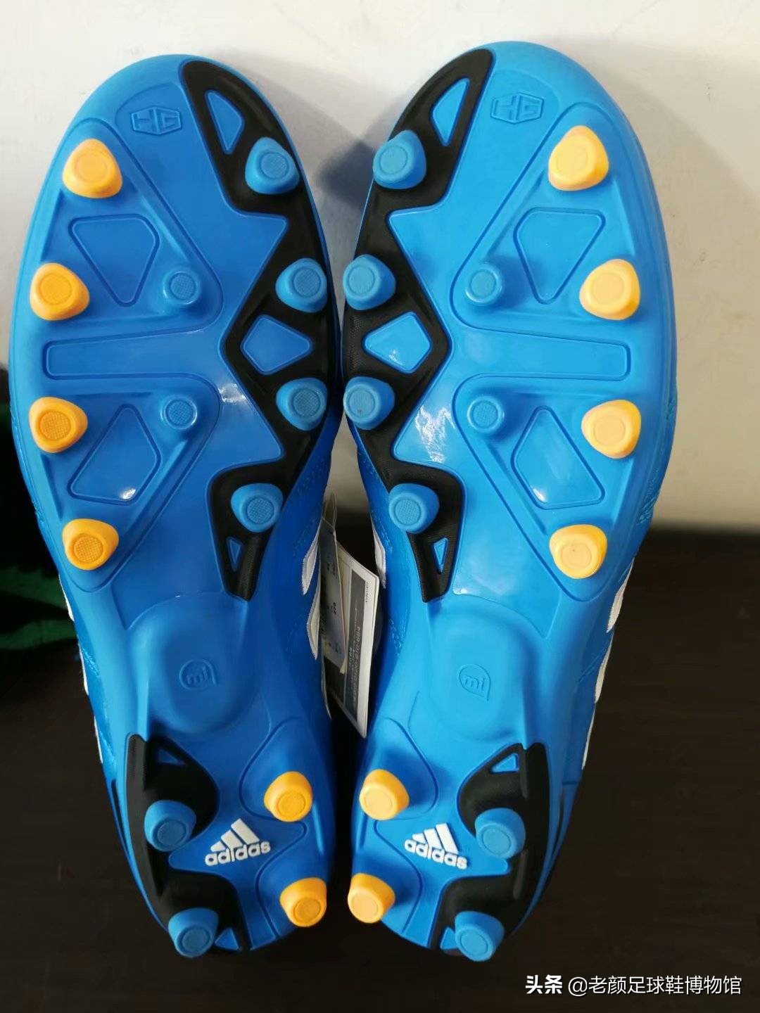 足球鞋应该买合脚的还是大一点的,如何选择合脚足球鞋