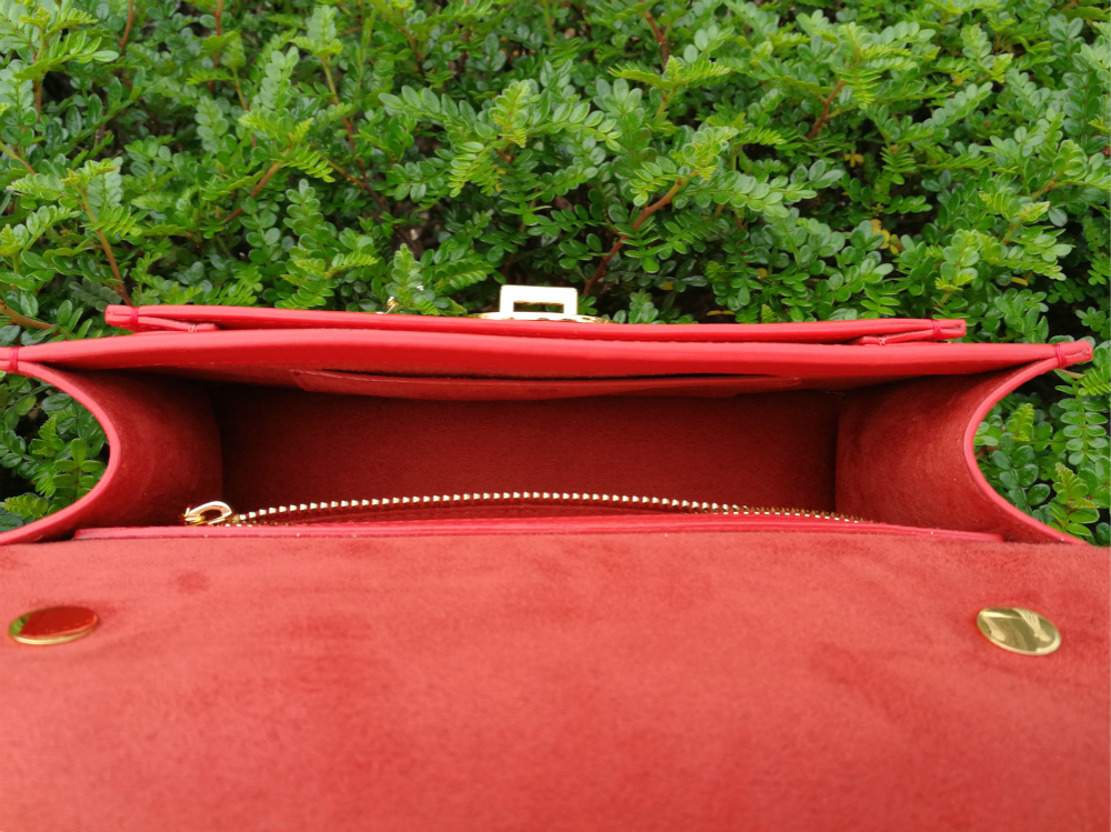 走心推荐迪桑娜轻奢女包,迪桑娜女包和mk哪个更上档次