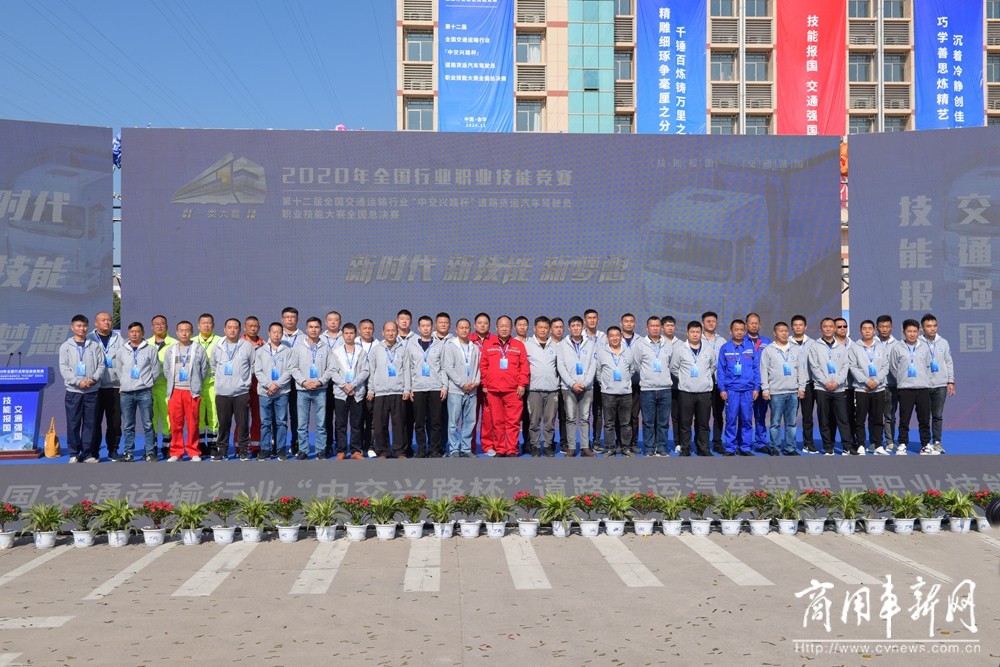 鍚勮矾鑻遍泟涓婂彴姣旀瑙嗛,鍚勮矾鑻辫豹璧涘満鑻卞Э椋掔埥