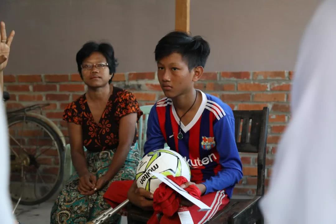 韪㈣冻鐞冪殑灏忕敺瀛╂湁澶氬竻,鎴戝彧鏈変竴鏉¤吙