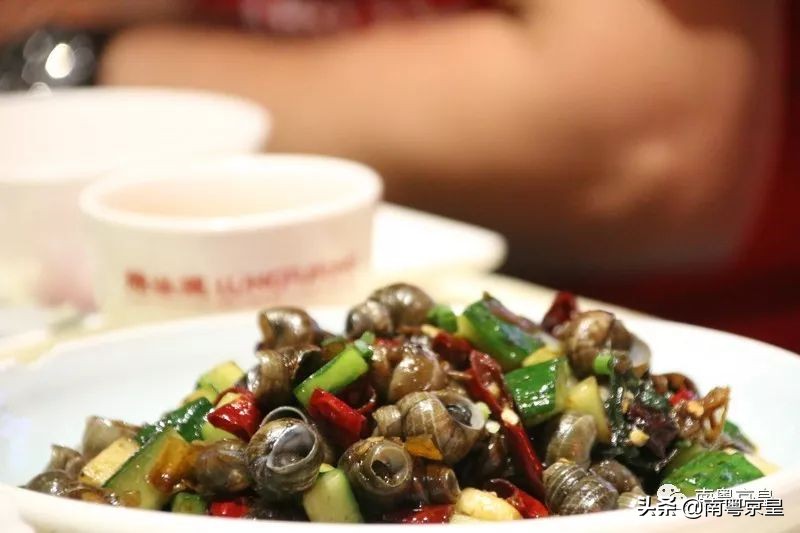 羊城飘逸着最傲娇的色彩——中国红，要的就是这个味儿