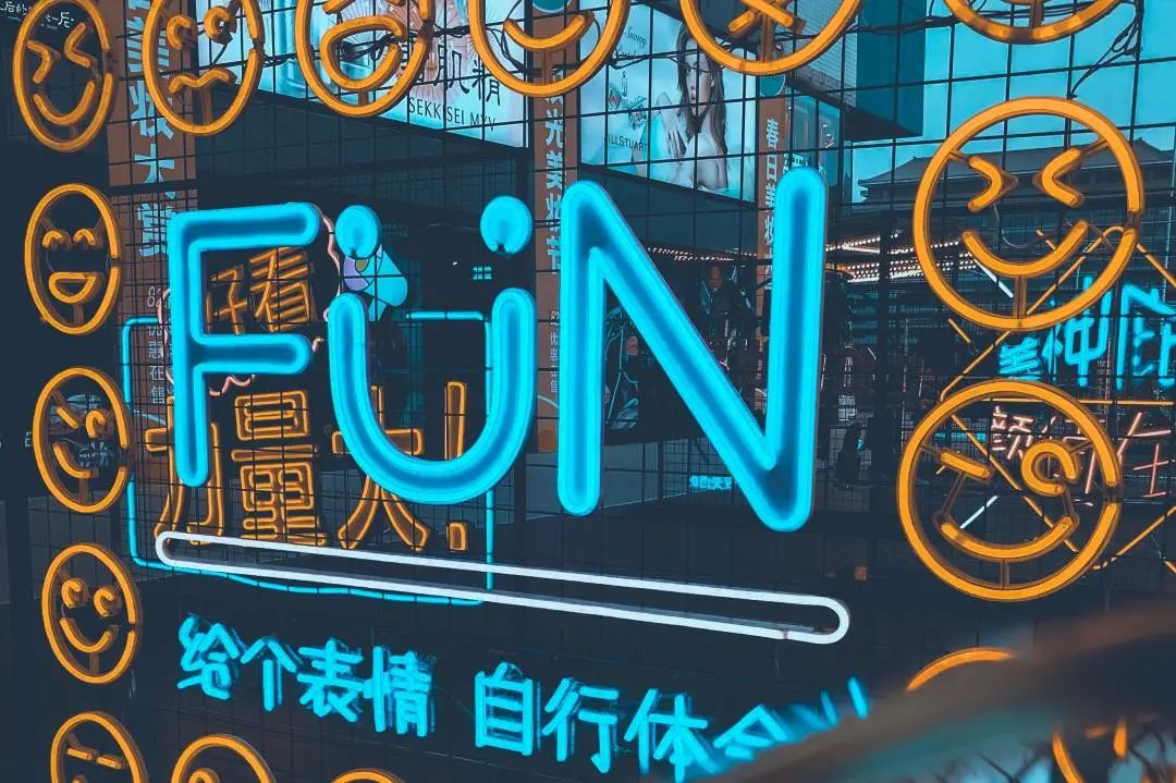 表情符号如何丰富语言使用,表情符号在交流中的作用