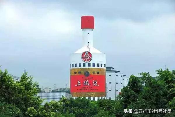 盘点那些建在奇葩地方的建筑,中国奇葩建筑大盘点