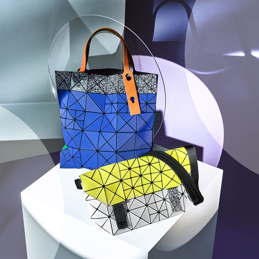 三宅一生的香水与包包，都没有易烊千玺身穿的三宅一生衬衣火！