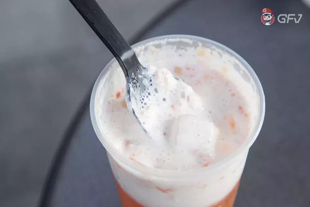 瑞幸和kfc咖啡谁的好喝,瑞幸咖啡奶盖茶上线真的好喝吗